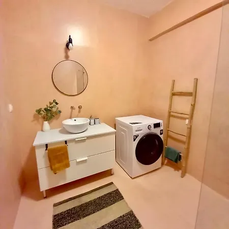Specious Flat In Aparthotel *