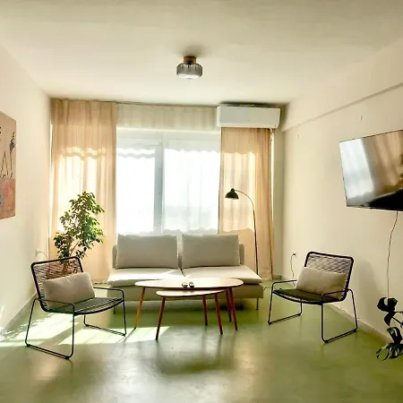 Specious Flat In Aparthotel Thessaloniki